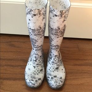 Women’s fashion floral rain boots